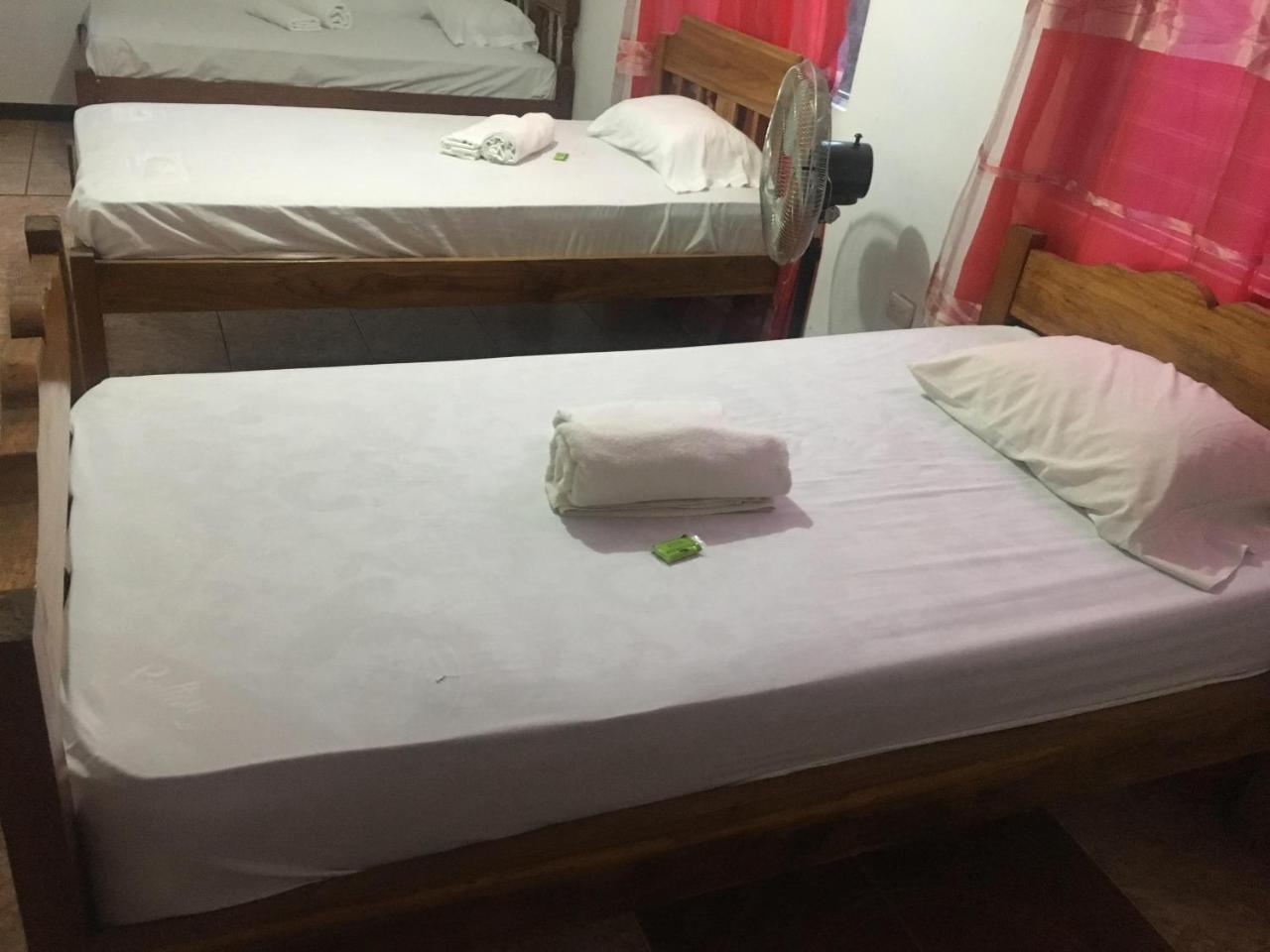 Hostel Orozco - Costa Rica Rio Cuarto ภายนอก รูปภาพ