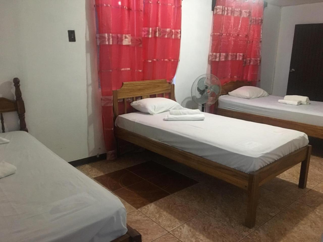 Hostel Orozco - Costa Rica Rio Cuarto ภายนอก รูปภาพ