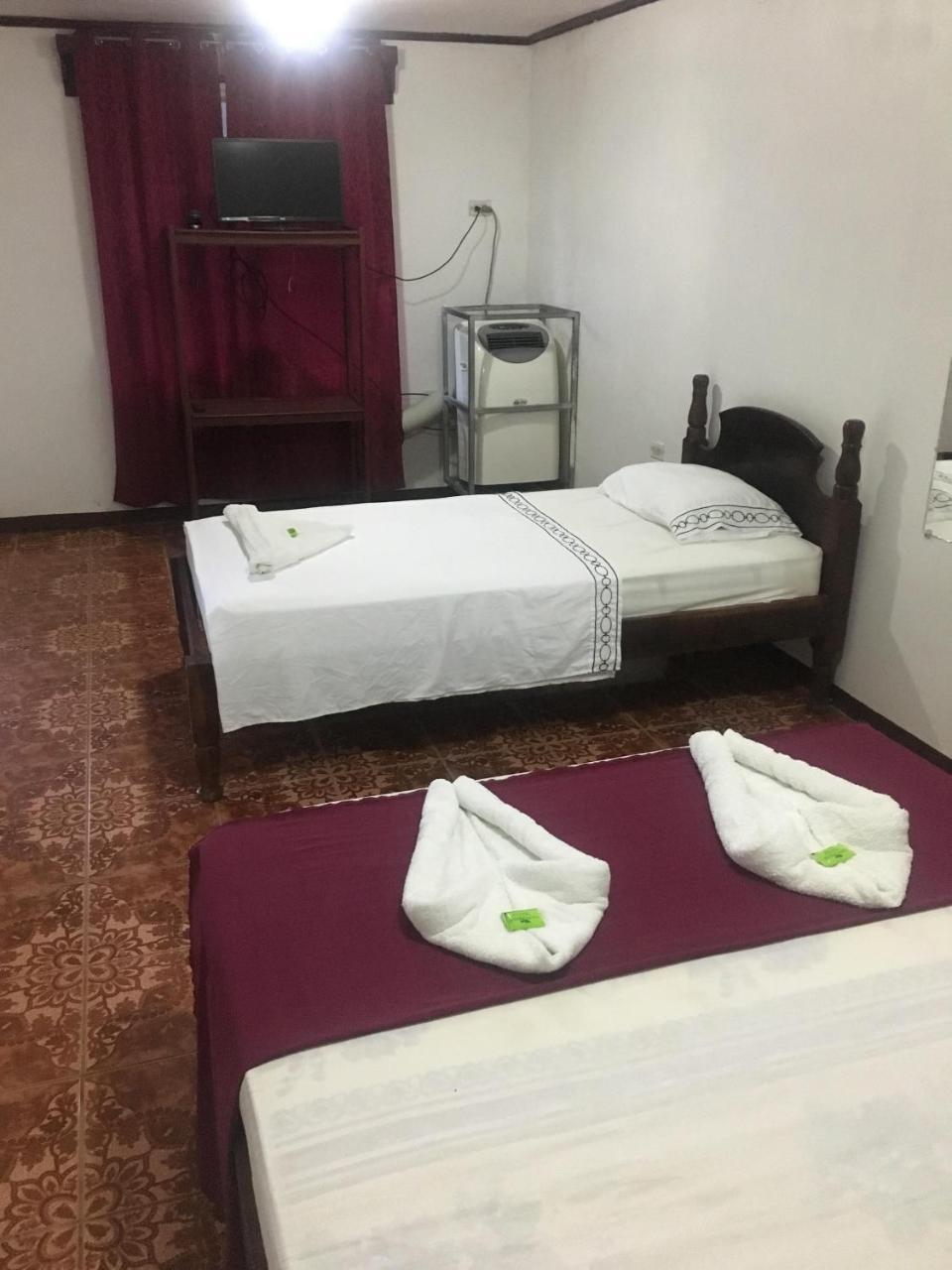 Hostel Orozco - Costa Rica Rio Cuarto ภายนอก รูปภาพ